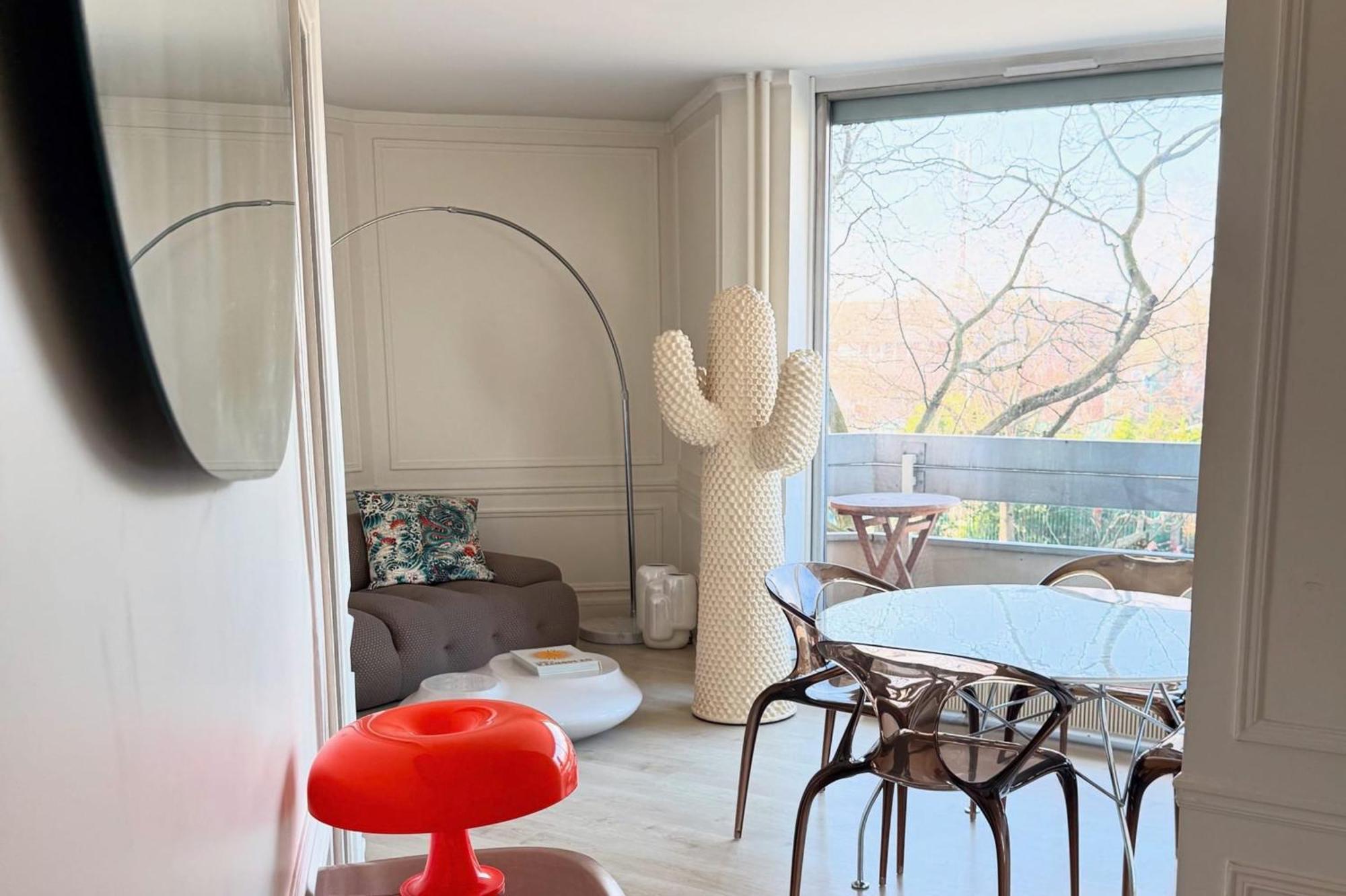 Apartment In With Balcony Paris